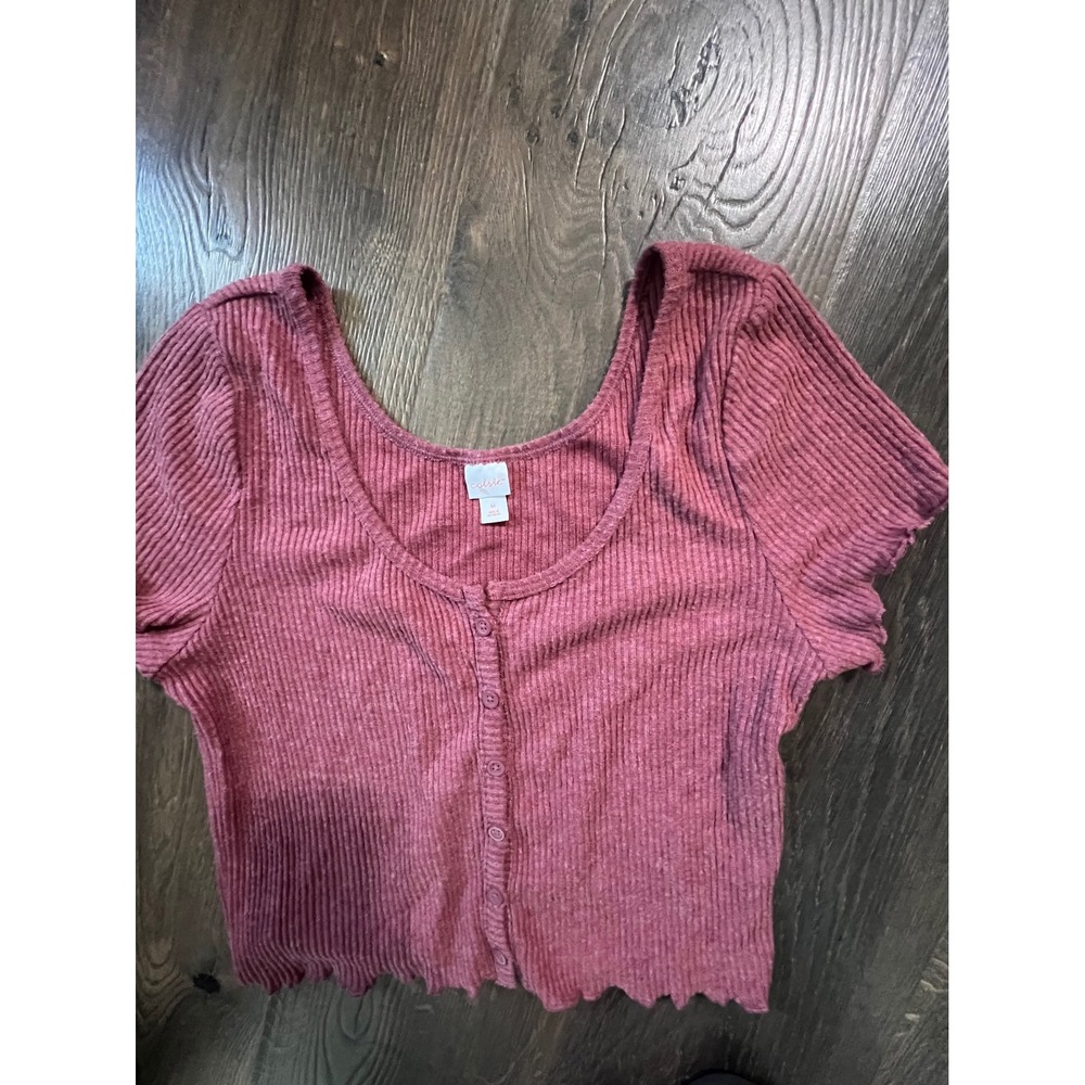 Colsie Ribbed Knit Top Button Front Cropped Tee Casual Everyday Wear M